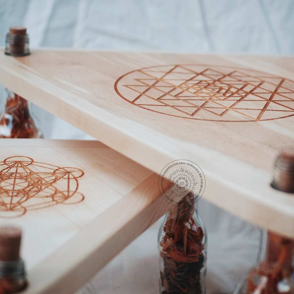 /storage/photos/1/!! Produk Orgonite Djawa/!! Orgon X AFAIK/TRIANGULAR ALTAR TABLE WITH SACRED GEOMETRY/2.jpg